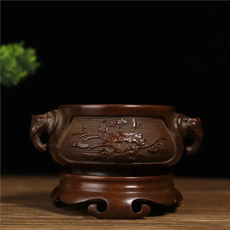 Exquisite Suzhou-style brass elephant ear incense burner with engraved base, antique copperware, decorative piece for home, stud