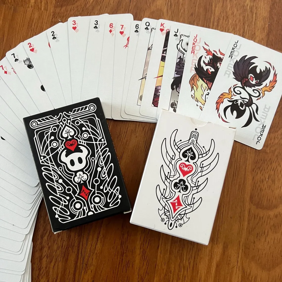 Juego de cartas de póquer Hollow Knight - Cartas de juego portátiles en blanco y negro, regalo creativo