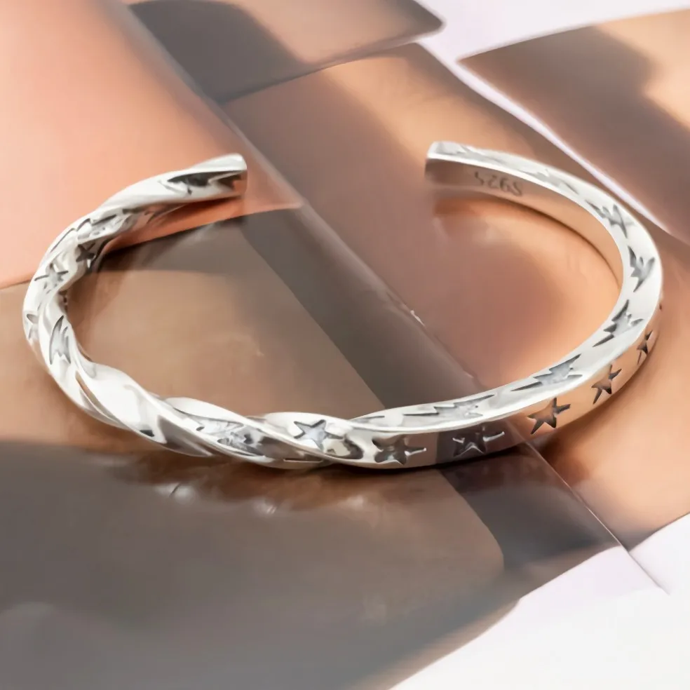 

Hip hop s925 sterling silver solid texture heavy industry twist five-pointed star ins cold wind irregular bracelet