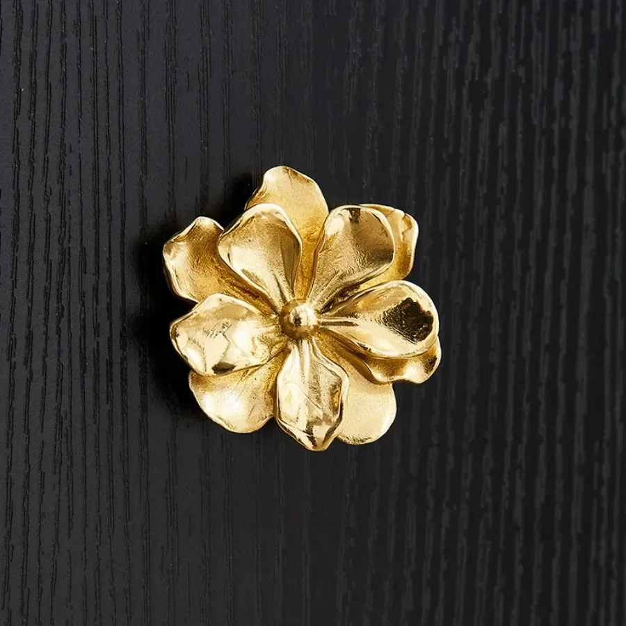 Nordic Brass Flower Knobs and Handles for Drawers Golden Knobs and Decorative Handles Furniture Handles for Children Cabinet