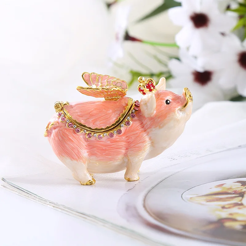 

Angel Flying Pink Pig Ornament, Painted Enamel Wings Pig Jewelry Organizer, Crown Flying Pig Diamond Encrusted Handicrafts