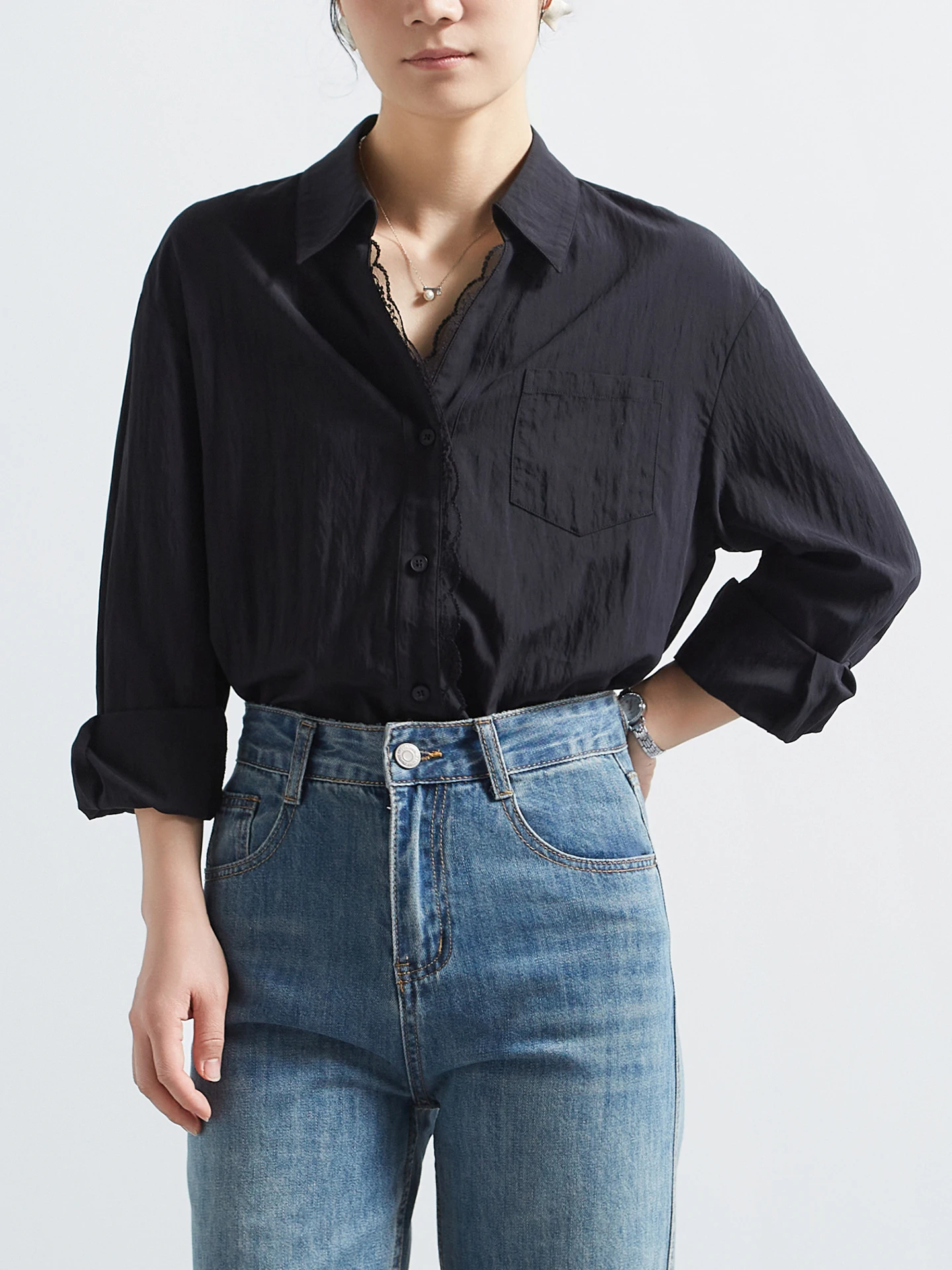 

Элегантная черная женская рубашка с длинным рукавом, V-образным вырезом и кружевной отделкой Chicbliss: модная деловая повседневная рубашка свободного кроя для офиса