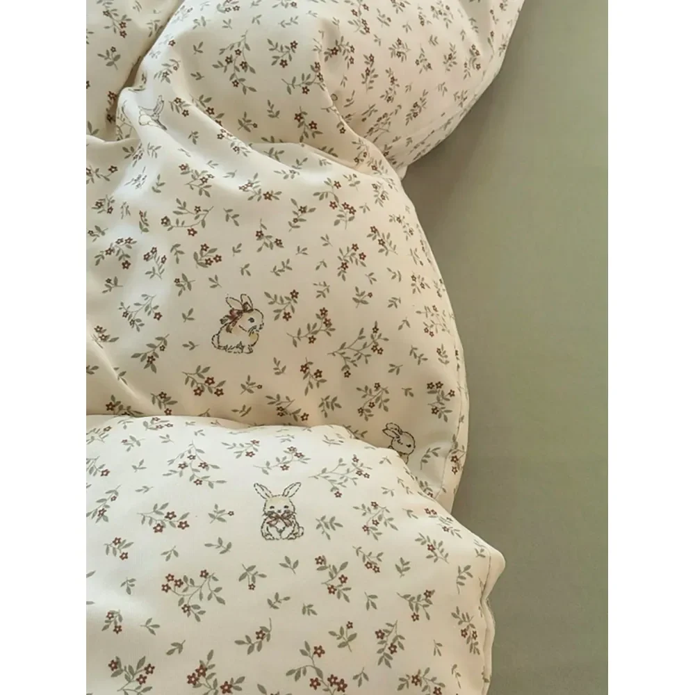 

100 Polyester Cute Floral Rabbit Print Bedding Set, 2 Pillowcases 1 Duvet Cover No Bed Sheet
