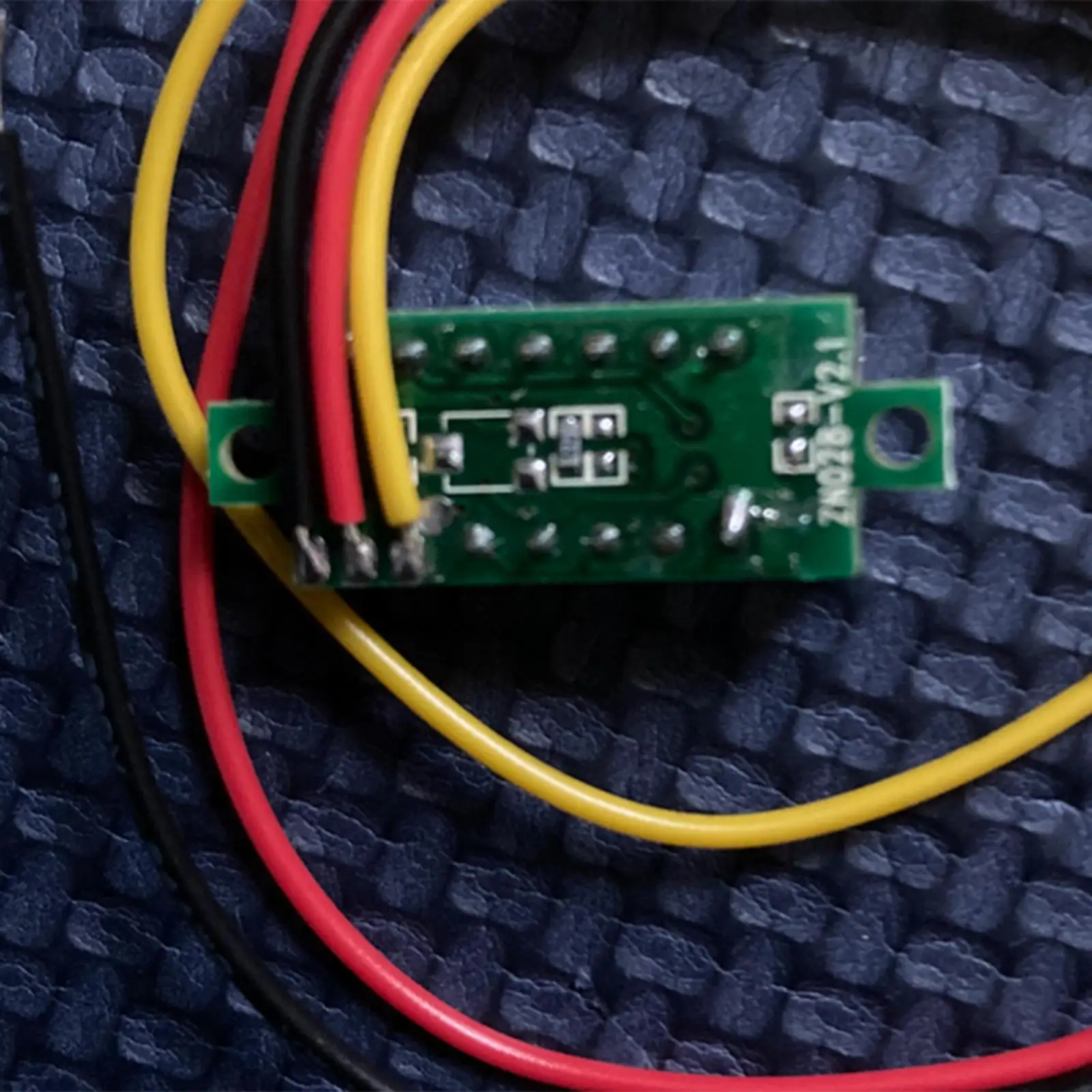 Digital Voltage Tester Three-wire Voltmeter Gauge LED Mini Voltage Meter for Power Supply and Circuit Analysis