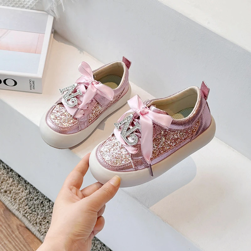 2024 Autumn New Children\'s Board Shoes Korean Edition Fashionable Thick Sole Girls\' Princess Simple Diamond Bow Casual Shoes