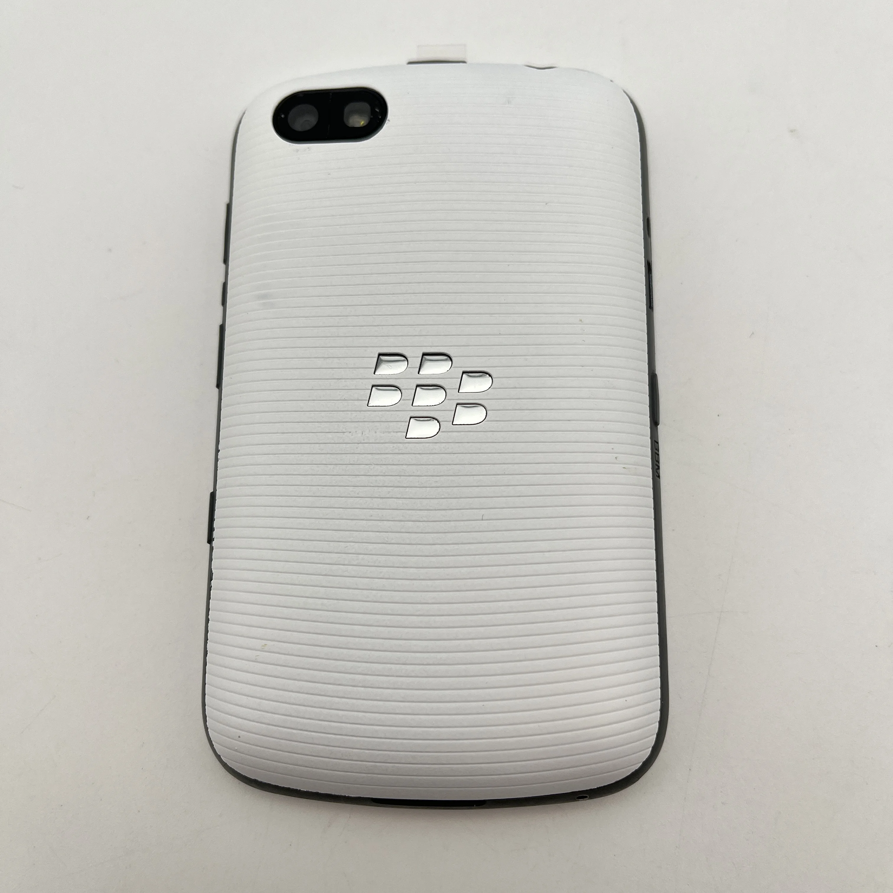 Blackberry 9720 2G/3G الهاتف المحمول الأصلي 2.8 ''5.0MP QWERTY WiFi بلوتوث الهاتف المحمول BlackBerryOS الهاتف الذكي