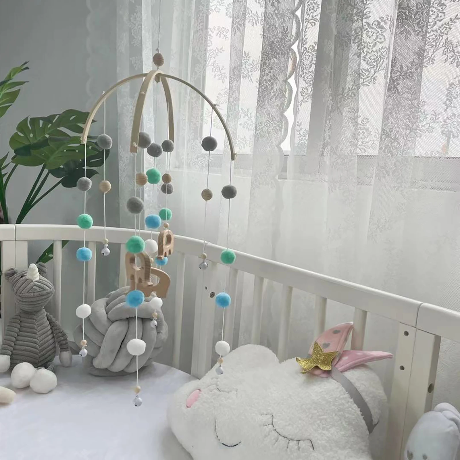 Baby Rattles Crib Mobiles Toy Felt Ball Rattle Pendant Educational Toys Rotating Bed Bell Wind-up Children Room Hangings Decor