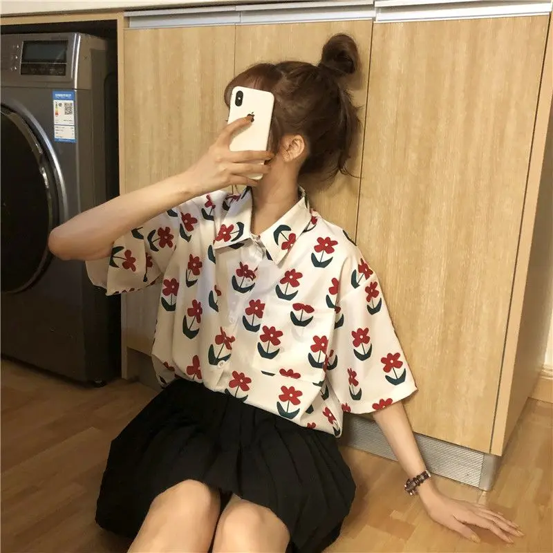 Spring and summer Korean style loose small lapel short-sleeved shirt for female students flower print top holiday style shirts