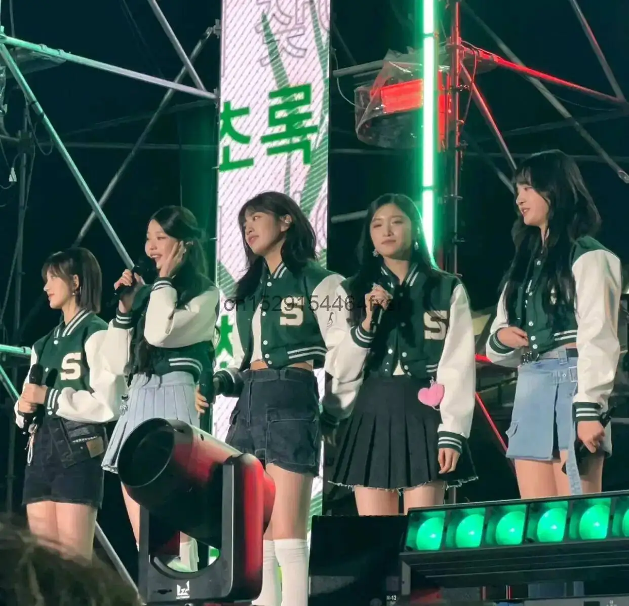 

Style Korean Adult's Group Same Singing Costume, Stage Performance Costume, Baseball Uniform, Green Jacket, Hip-hop, Jazz Dance