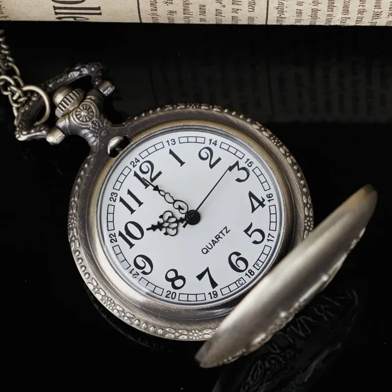 물에서 뛰어나는 베이스의 회중 시계 Steampunk 목걸이 디지털 펜던트 시계 패션 조각 여성 남성 선물