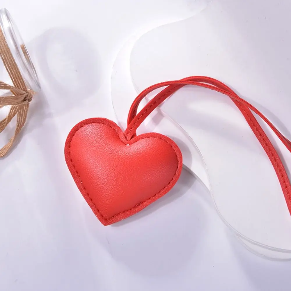 

Trendy PU Leather Heart Keychain Car Keyring Cartoon PU Leather Hanger 14 Colors Fashion Bag Pendant Car Accessory