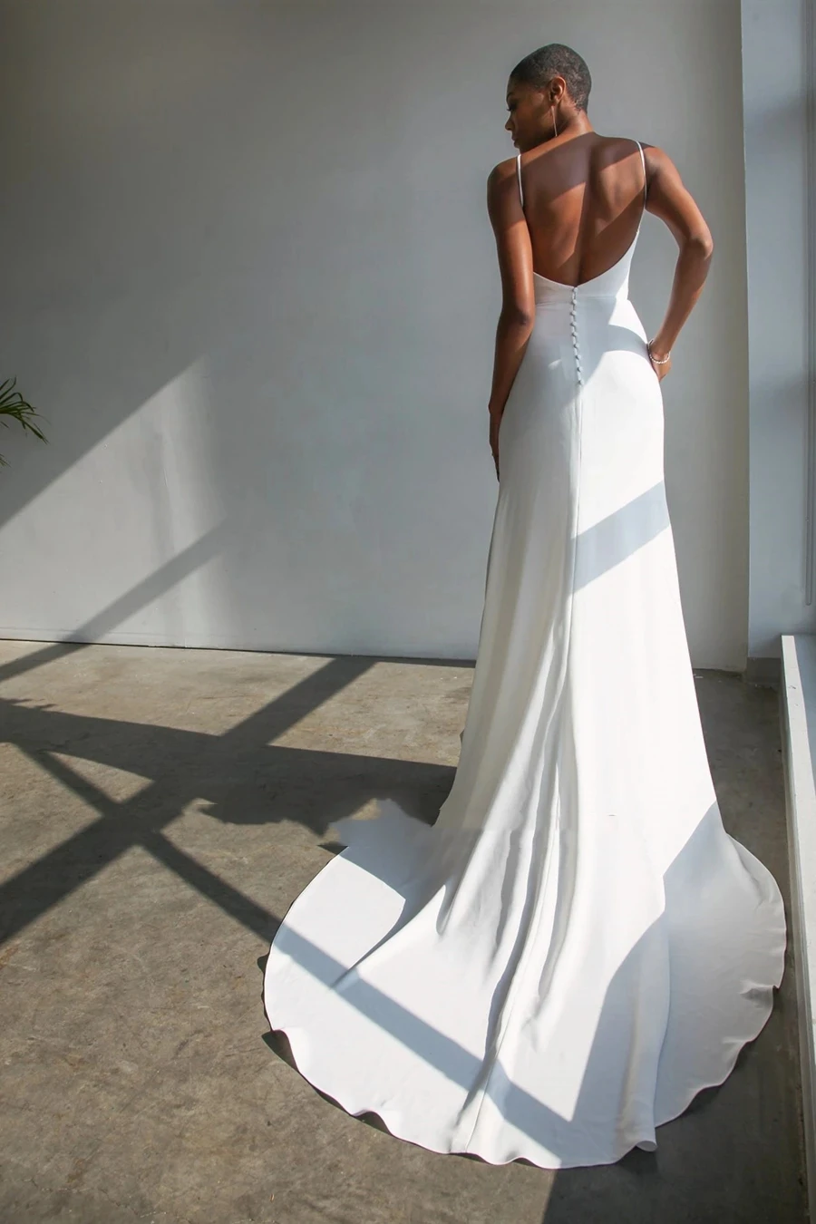 Tinta unita girocollo abito da sposa guaina alta fessura Backless Spaghetti Strap abito da sposa civile D elegante personalizza le misure