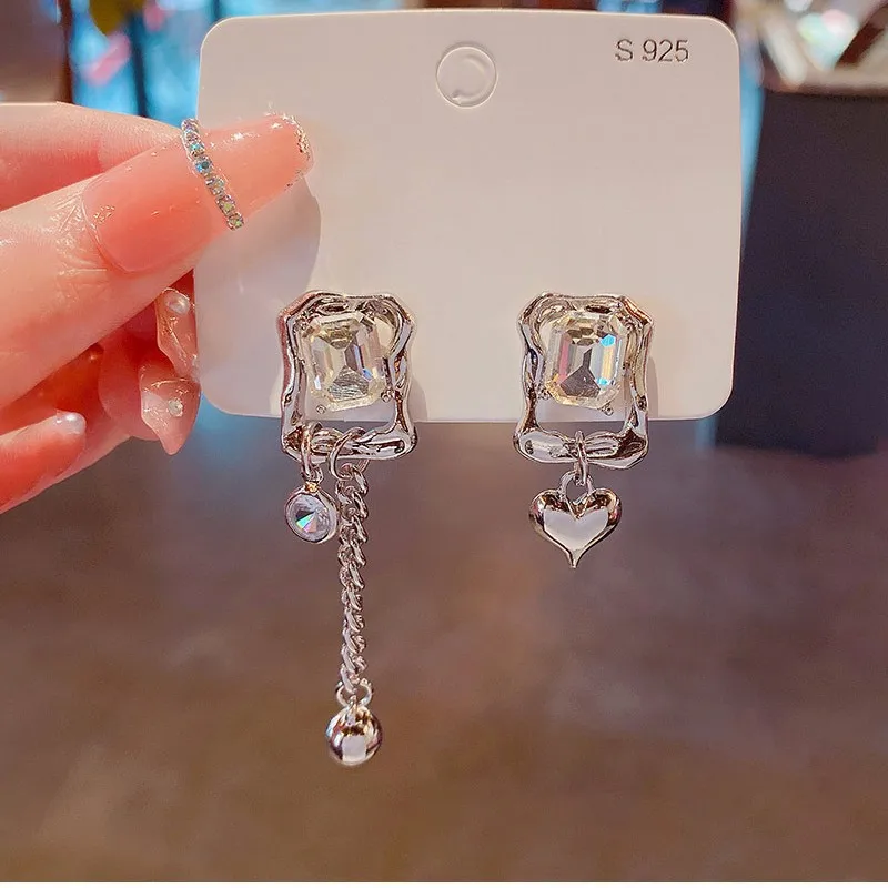 925 الفضة إبرة الكورية غير المتماثلة الزركون شرابة أقراط للنساء مجوهرات 2025 تتجه جديد خمر كول القلب إسقاط أقراط