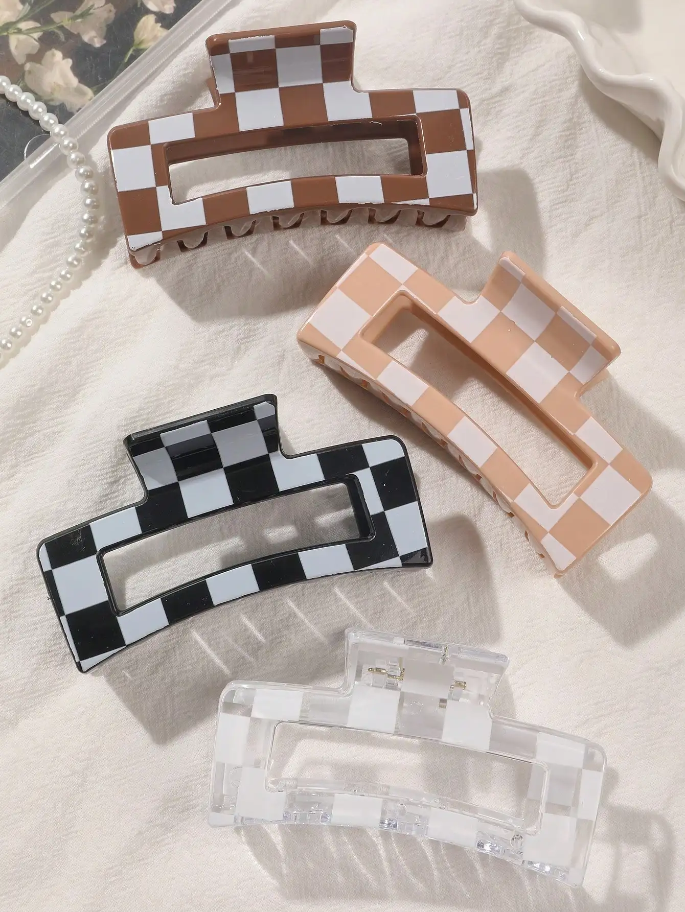 1/4Pcs Schwarz Weiß Karierten Rechteck Haar Klaue Clips Für Frauen Mädchen Mode Glänzend Shark Clips Winter Haar zubehör Geschenk – Detail 5