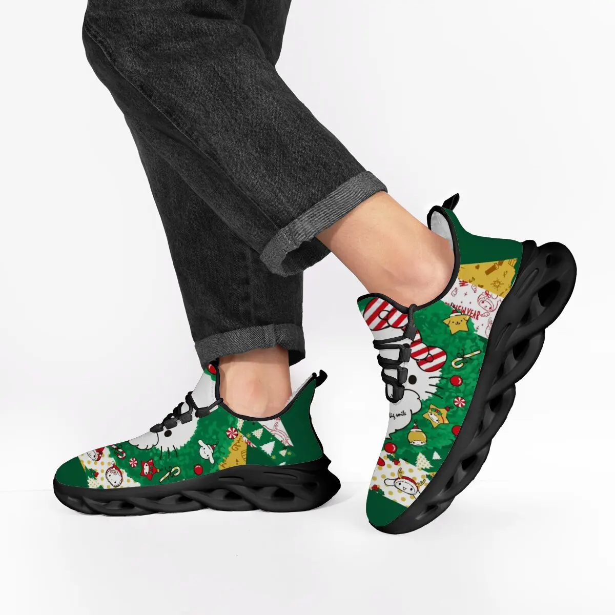 أحذية رياضية كرتونية لعيد الميلاد أحذية نسائية مخصصة أحذية ديزني هالو كيتي مبطنة بالصوف أحذية رياضية للجري والمشي