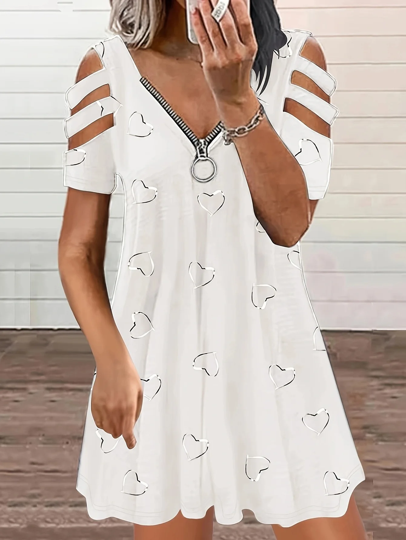 

Новое женское платье большого размера с V-образным вырезом, на молнии, с принтом, с короткими рукавами, свободного кроя.