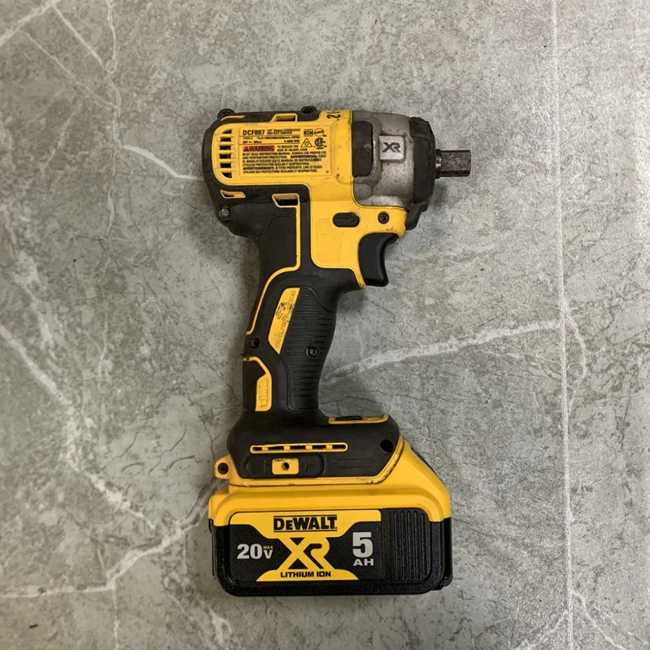 DEWALT DCF887ATOMIC 20V Modified 2/1 impact wrench MAX Li-Ion Includes 5.0AH battery second-hand