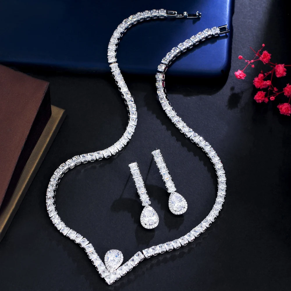 ThreeGraces Elegant Shiny Water Drop Zirconia Fashion Long Earrings Necklace Bridal Wedding Party Jewelry Set for Women TZ759