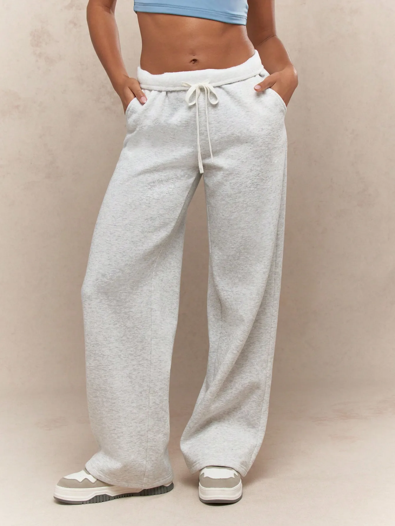 

Wide Leg Fleece Jogger Pants with Side Pockets for Casual Loungewear