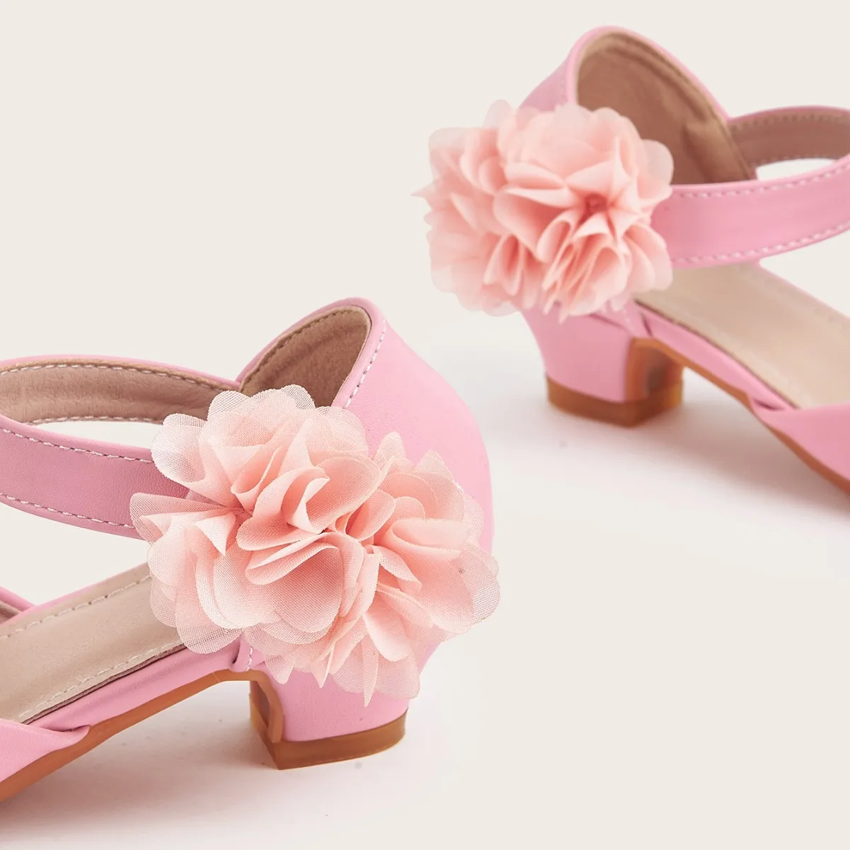 Girls Pink High Heel Sandals 2026 Children's New Pointed Toe Camellia Lace Sandal Princess Dress Shoes For Kids Fashion Shoes