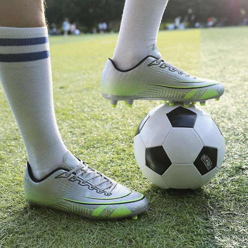 Zapatos de fútbol TF/FG antideslizantes para hombres, zapatos de entrenamiento con cordones, zapatillas ultraligeras, botas de fútbol bajas de alta calidad, 35-45