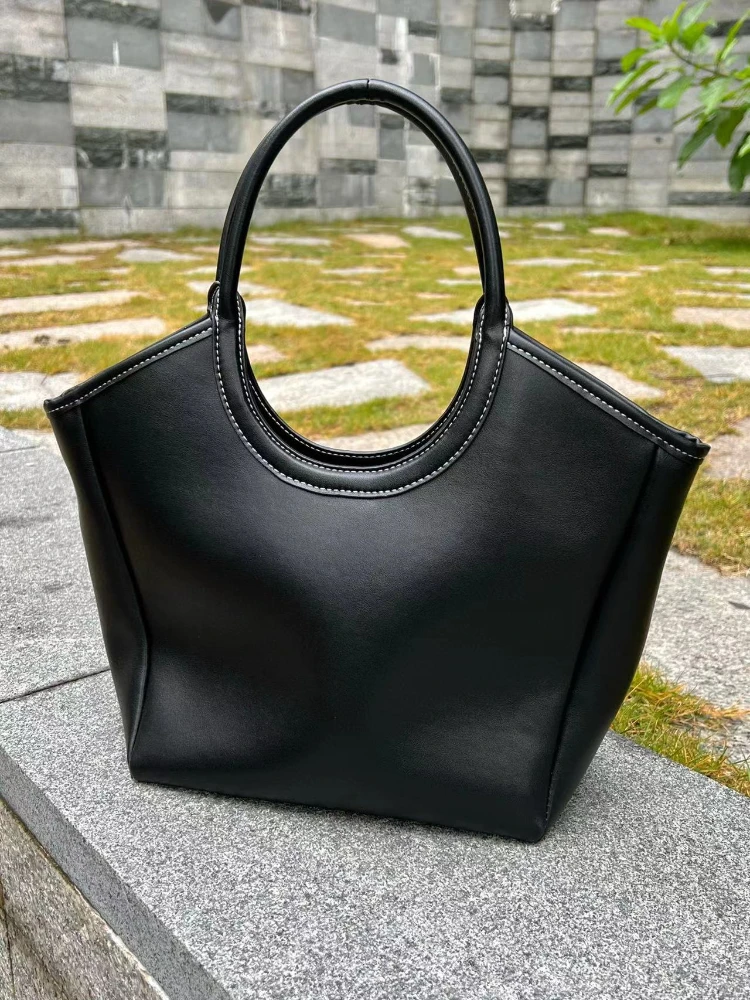 

Fashion Black Large Capacity Handbag All-match Commuter Soft Female Bolsas Luxury Vintage Multi-function Leisure Shoulder Bag