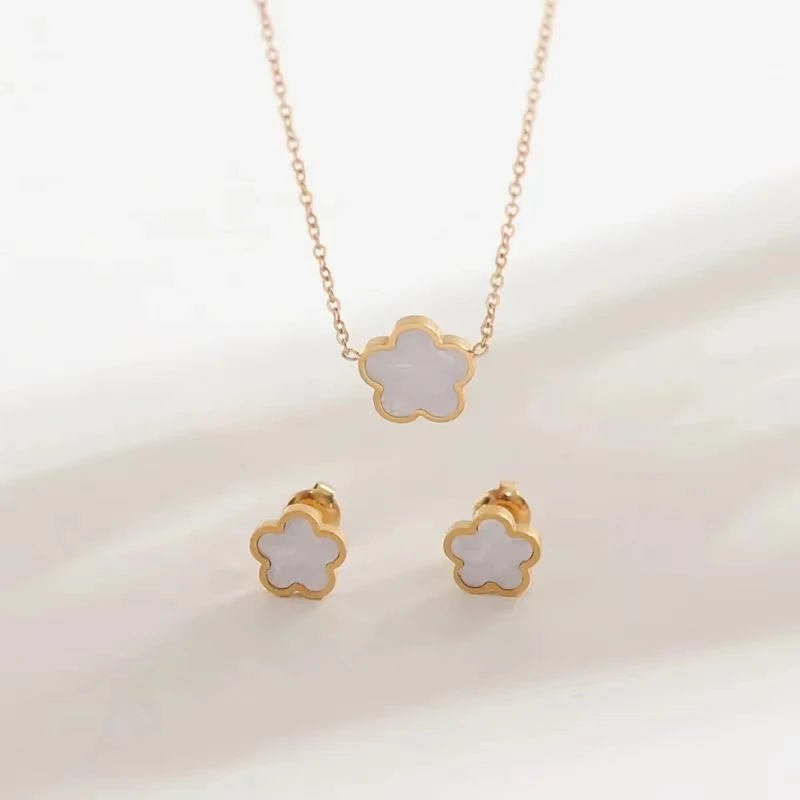 2 pieces/set women\'s flower stainless steel pendant necklace earrings 2023 popular five-leaf clover new fashion jewelry set