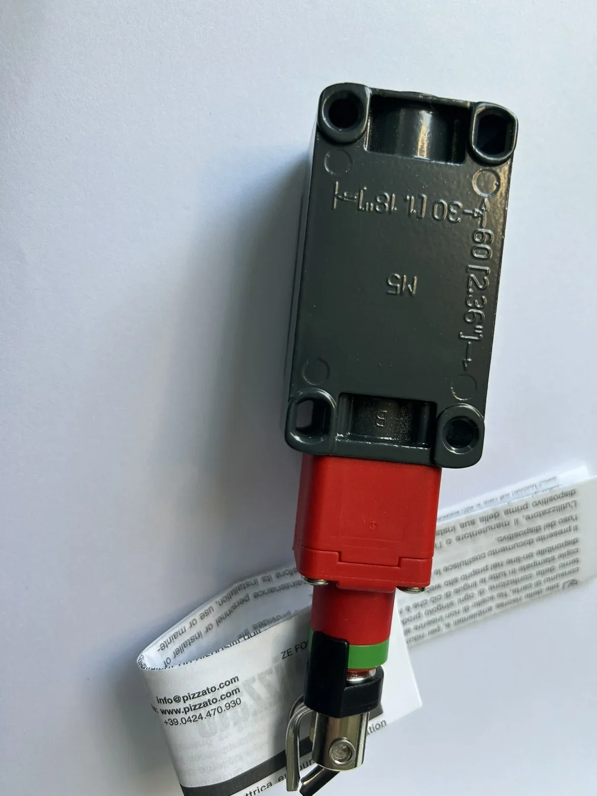 

Новый оригинальный тросовый выключатель Pizzato Pull-Line FD1878