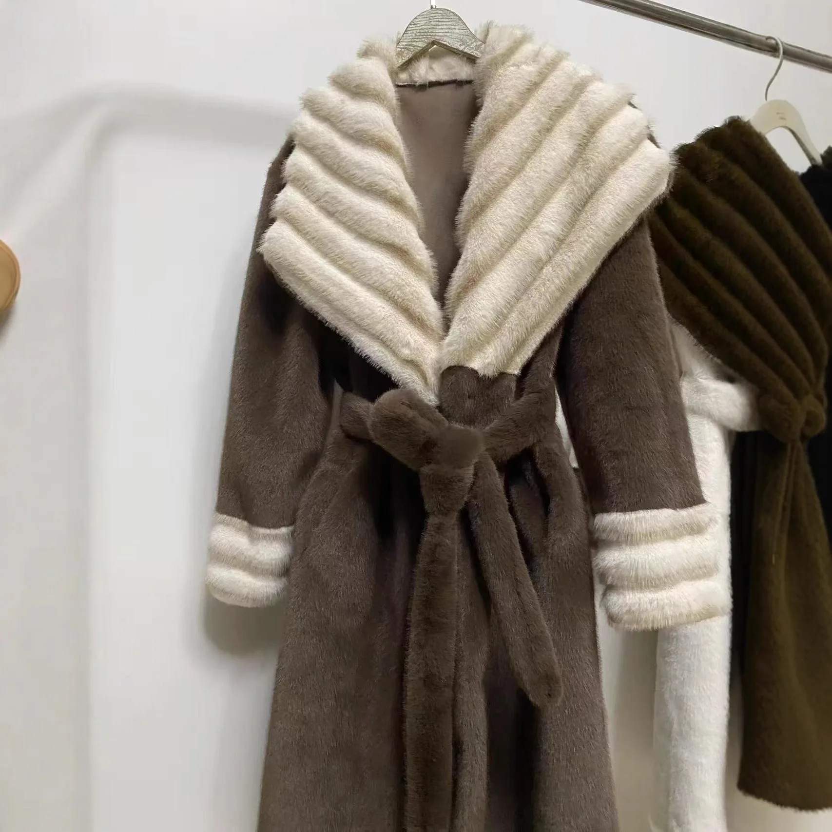 Women Coats Casual Faux Fur Lace Up Long Sleeves Fur Collar V Neck Thick Warm Wide Waisted Loose Jackets Y2k 2025 Autumn Winter