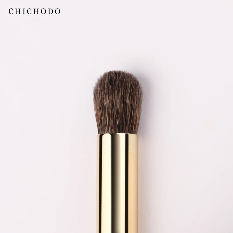 CHICHODO Luxury Makeup Brush Round Head Blending Brush High Quality Soft Natural Animal Hair Brush -Red Rose Series 011