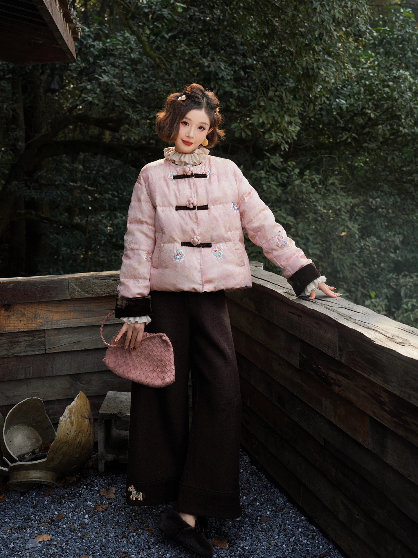 

Yolo Heavyweight Embroidered Silk Goose down Jaet Women's Faionable Warm Coat Plant Floral Pattern round Ne Long Sve