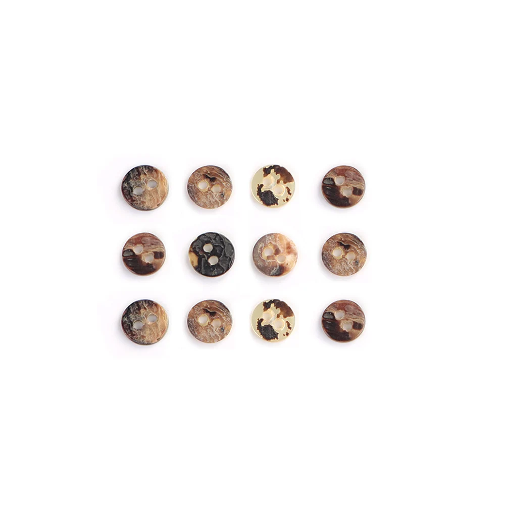 ミックスパック フェイクパール テクスチャー 2穴 プラスチックボタン 12個 |   DIYクラフト、シャツ、セーター、コート、カーディガン用のボタン縫い付け