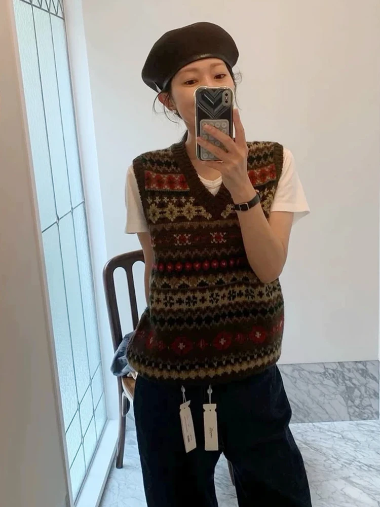 

Женский вязаный жилет 30 Heirloom, с V-образным вырезом, цветочной вышивкой, осенний, новый, в стиле колледж, из смесовой шерсти, повседневная одежда