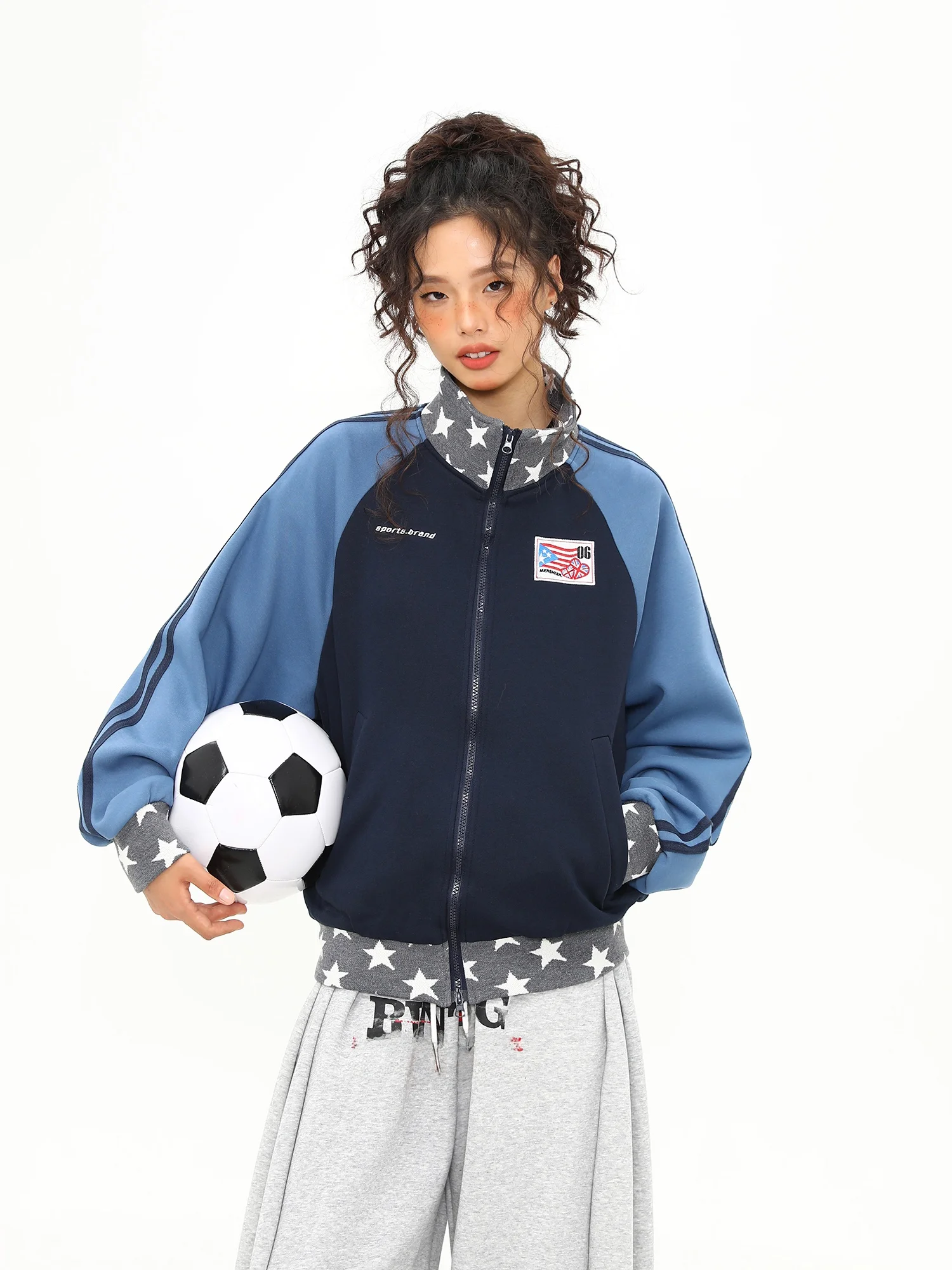 

Женский осенне-зимний кардиган-свитшот Wild Aziz в американском ретро-стиле с воротником-стойкой, спортивный, с цветными блоками, модный топ