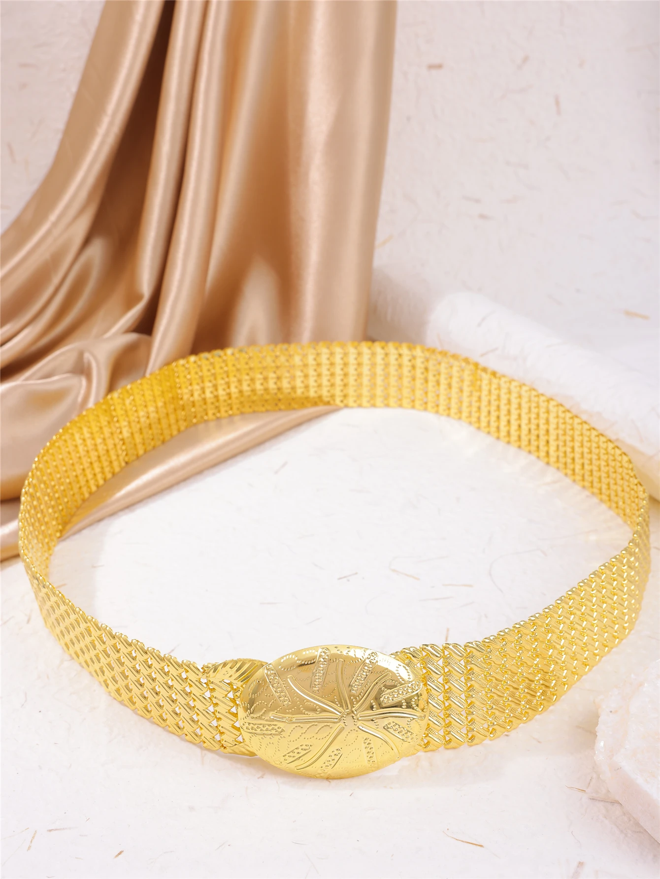 

Exquisite Women's Waist Chain Middle Eastern Retro Belt Imitation Gold Decoration for Bridal Gowns Women's Body Chain Accessory