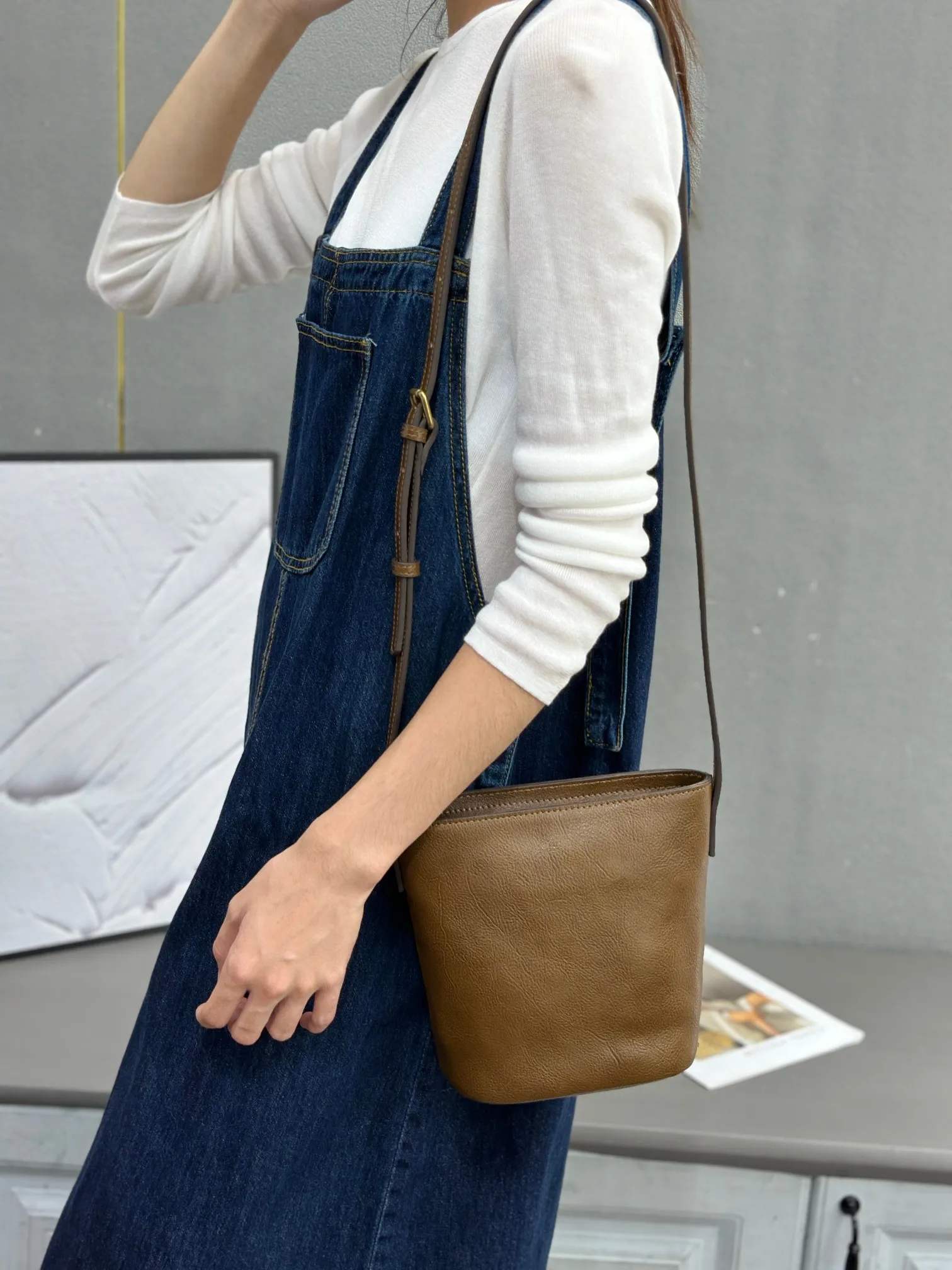 Vegetable Tanned Cowhide Retro Women Bucket Bag Luxury Designer Genuine Leather Female Casual Shoulder Crossbody Small Bag 2026