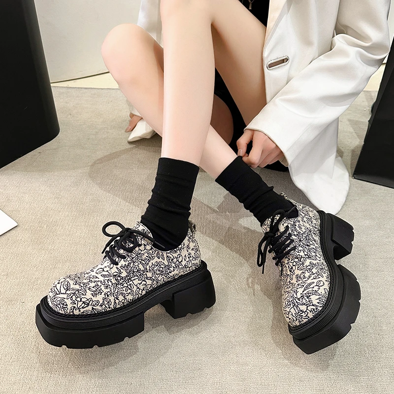 2024 Autumn Fashion New Women's Solid Color Printed High-heeled Lace-up Low-top Shoes