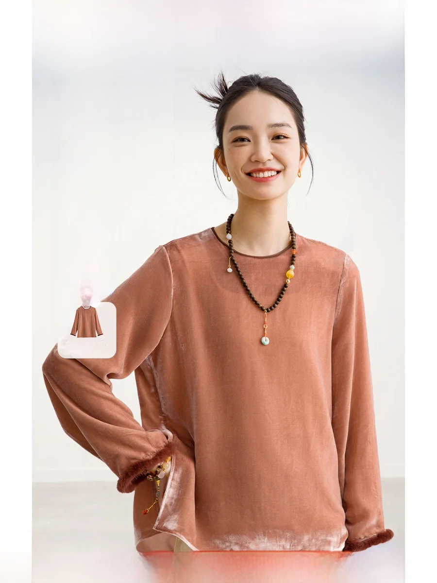 

Новинка! Женский топ из 100% шелкового вельвета и натурального меха норки ROCO в стиле «Национальный тренд» (круглый вырез, вельвет «Лебедь»)