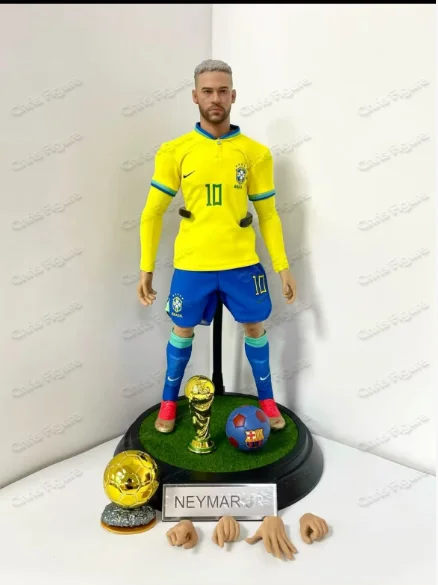 En stock : Figurines de football articulées 1/6, poupées de l'équipe nationale Messi, Ronaldo, Mbappé, Neymar avec base en herbe simulée