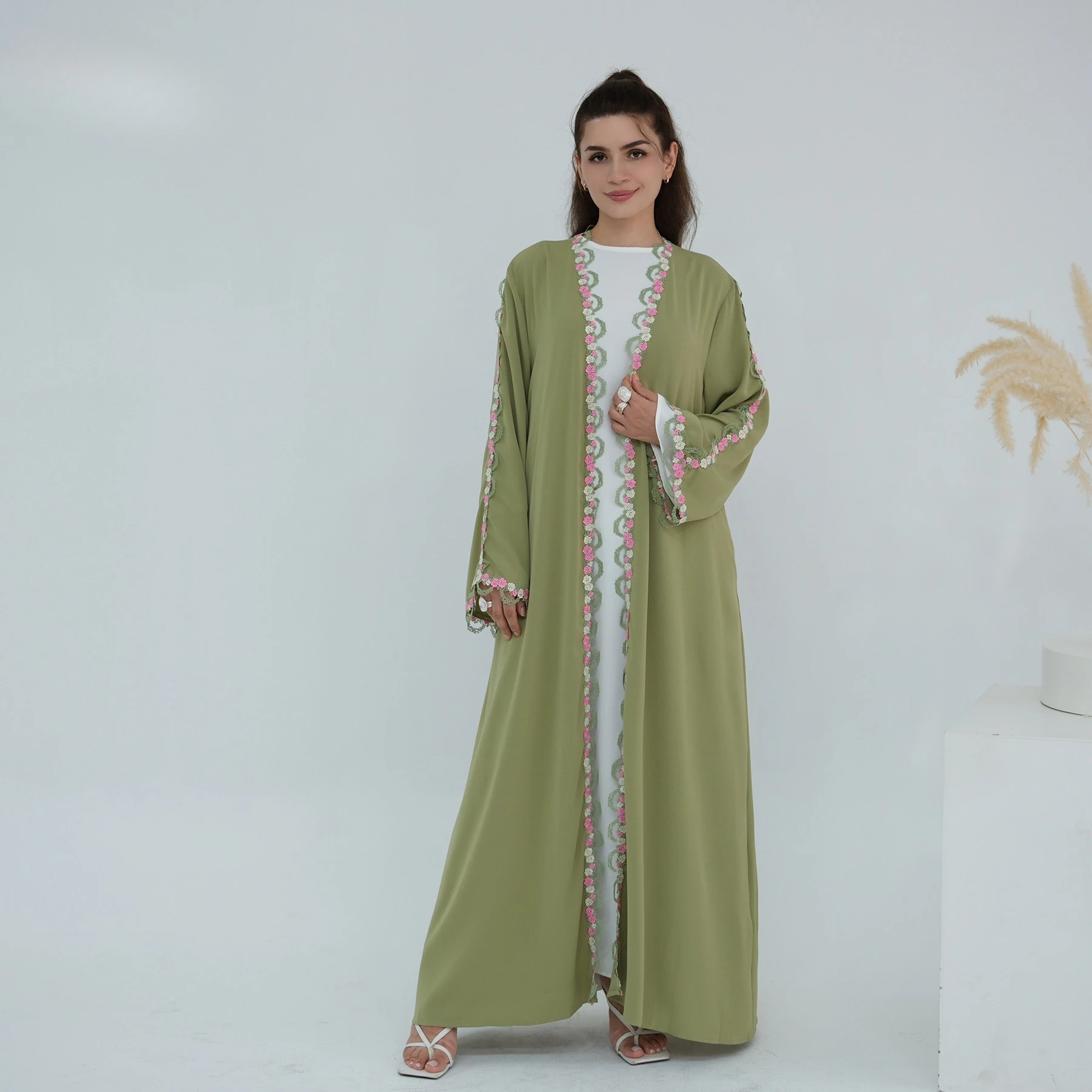 

Женский длинный кардиган с цветочным узором, открытое кимоно с вышивкой, скромное платье-абайя, мусульманское праздничное платье для женщин из Дубая, исламская одежда