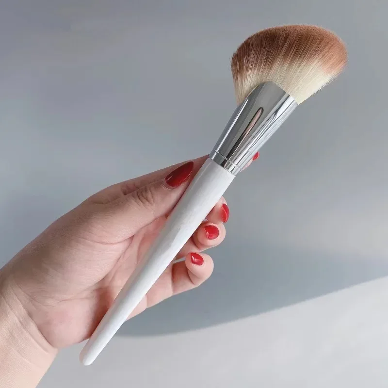 Pennello per trucco Testa obliqua Fondotinta Correttore Bronzer Scolpire Pennello per cipria Base per il viso Trucco Strumenti professionali di bellezza