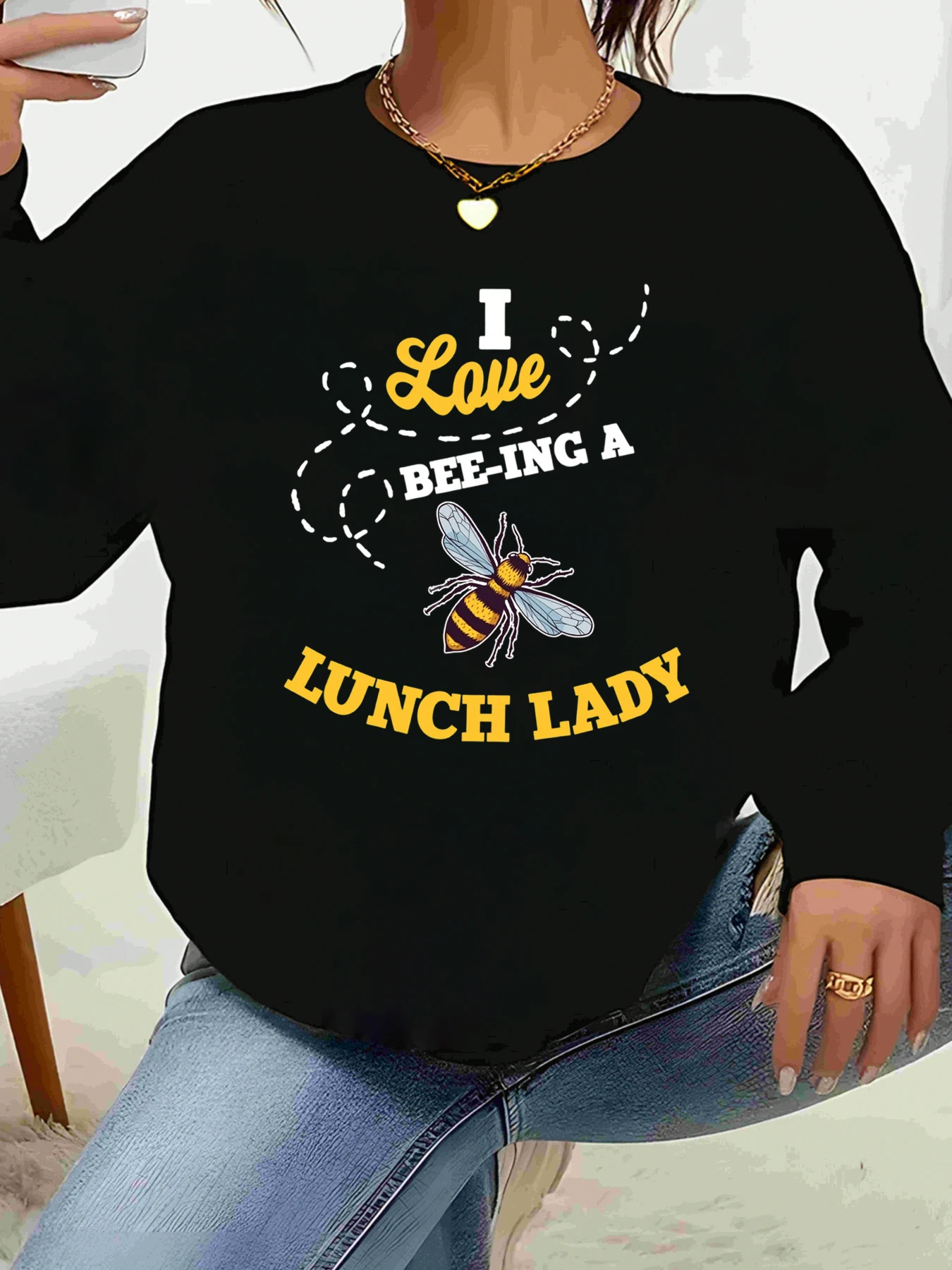 

Футболка с длинными рукавами и принтом Bee Love Beeing a Lunch Lady, костюм на Хэллоуин, женская повседневная одежда, подарок для школьного персонала