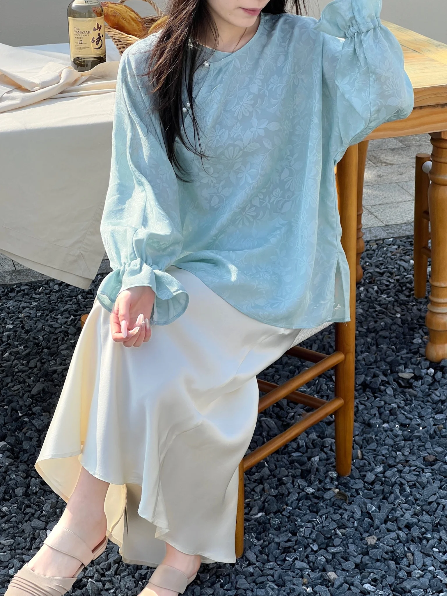 

Floral Shadow Golden Path Four Ways Twisted Loose Long Sleeve round Neck Flower Bud Sleeve Women's Pure Color Commute Silk Top
