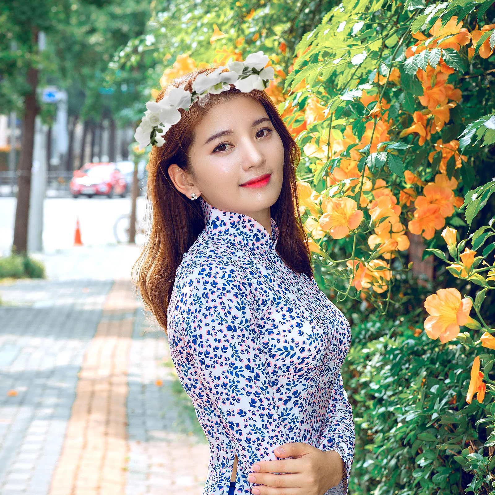 

Wreath Headdress Exquisite Design Cloth Plastic Material Suitable for Various Occasions Simulated Wreath Hairband