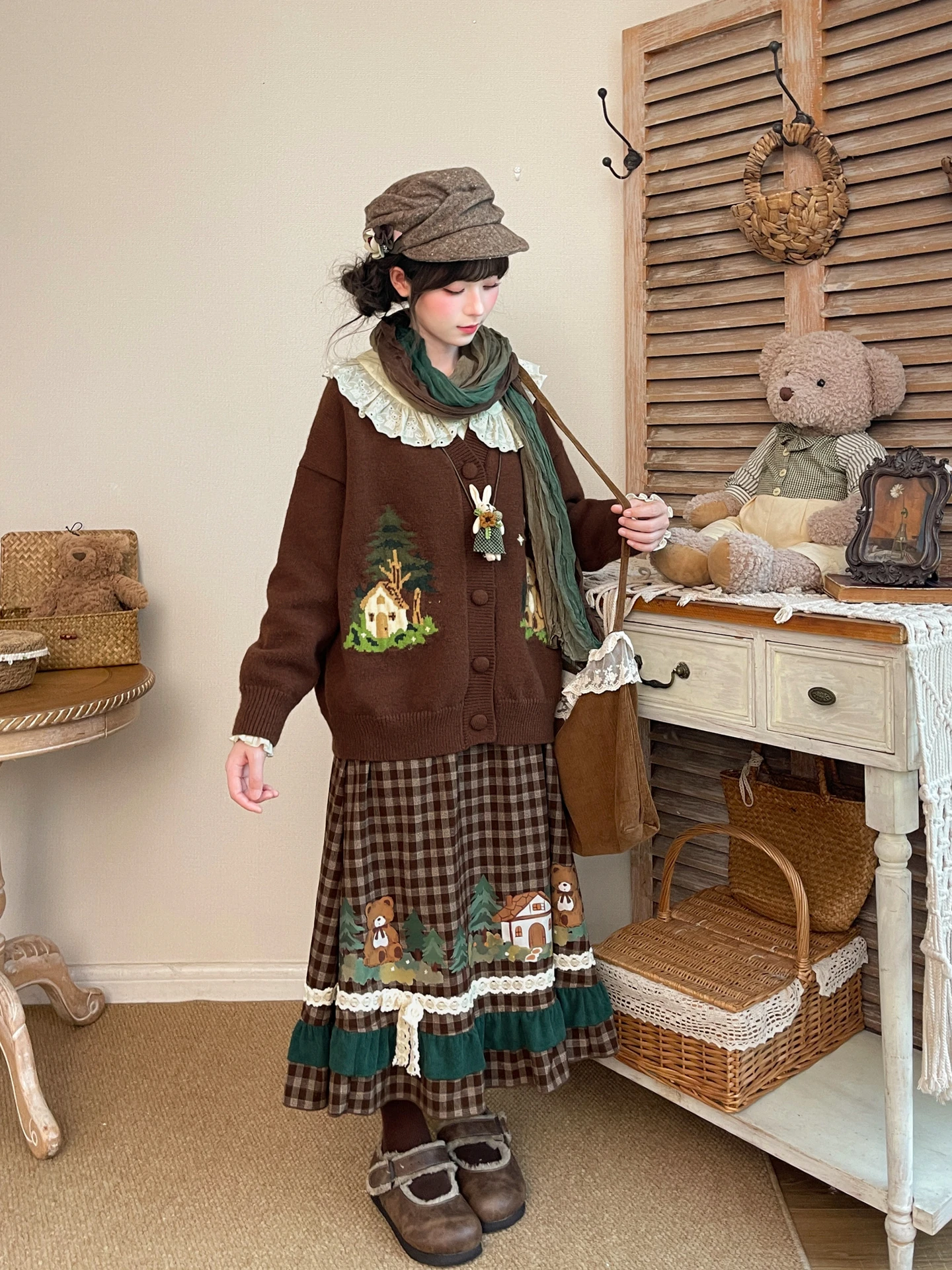 Loose Knitted V-Neck Cardigan Women's Sweet Style Star Bear Embroidery Long Sleeve Sweater Coat Brown Color Autumn Season