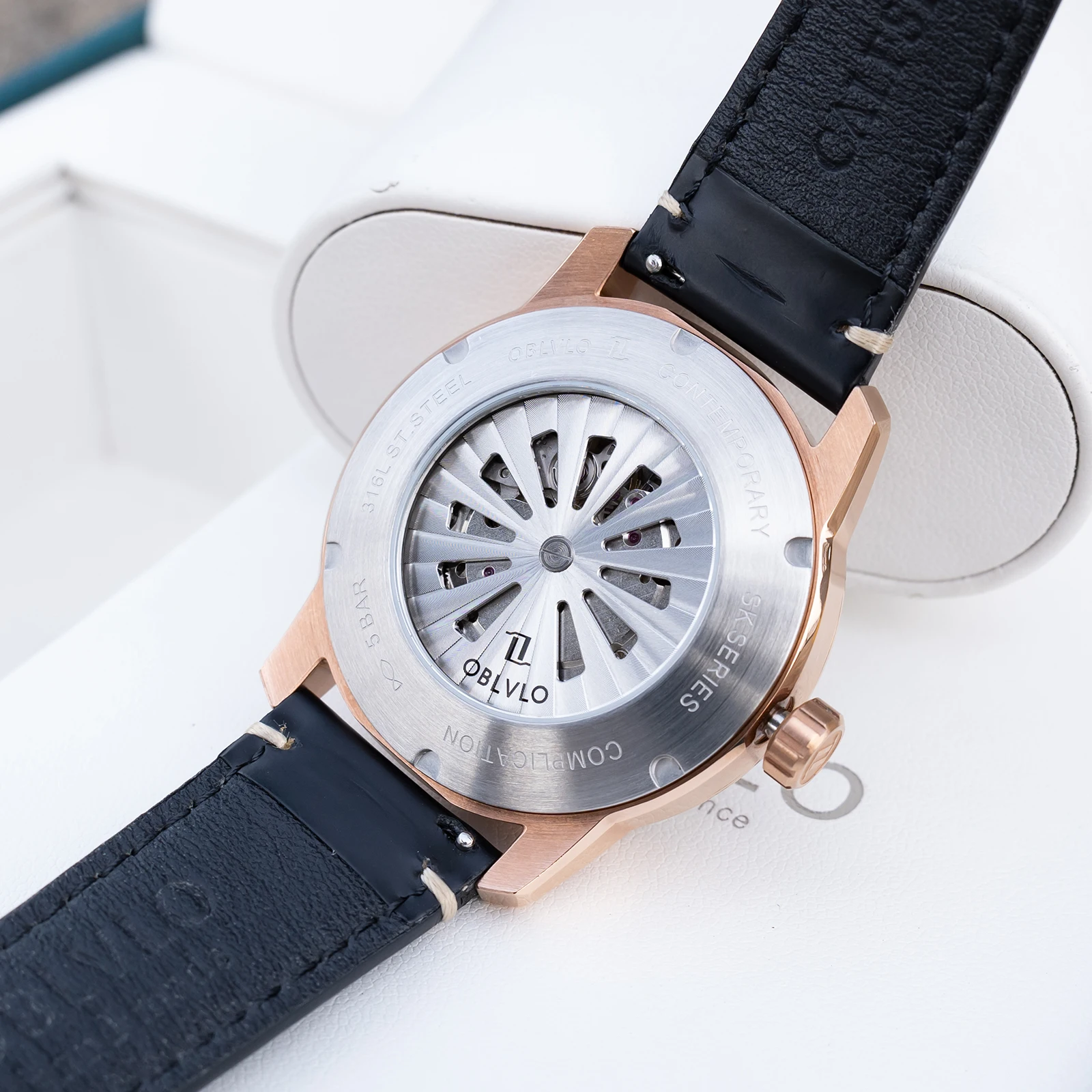 OBLVLO メンズ 3D グリーン ドラゴン レザー 機械 - Omega Watch Constellation のレビューと価格