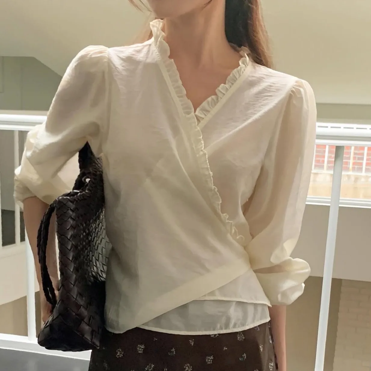 Slimming Effect Shirt Autumn New Style Ins Design Gilled Mushroom Side Waist Belt Women's Fashion Lace Sweater Polyester Fiber
