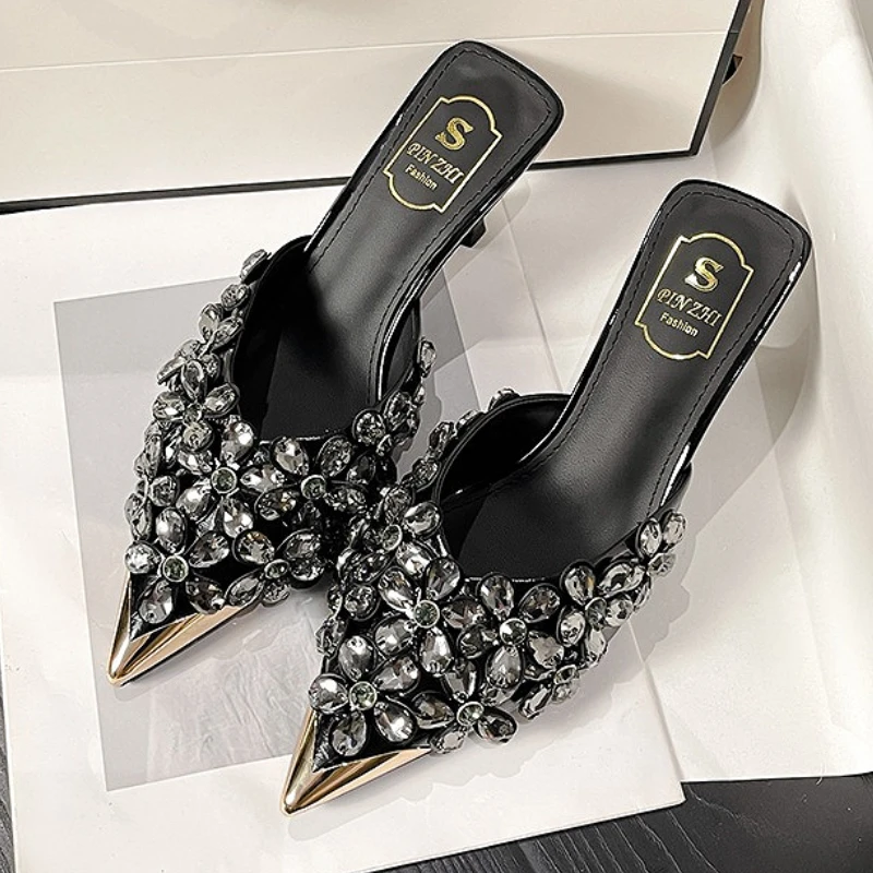 

Дизайнерские босоножки на высоком каблуке с бриллиантами, женские летние новые модные шлепанцы, роскошные туфли-лодочки с острым носком и стразами, женские тапочки
