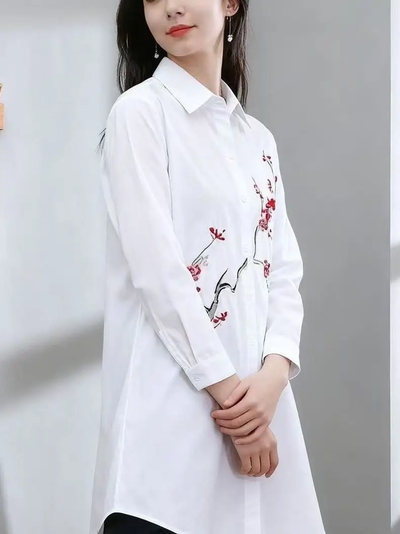 2025 Autunno Nuovo Sle Cotone Sciolto Ricamato Bianco irt Colletto di media lunghezza Design Unico Faionable Versatile Camicetta
