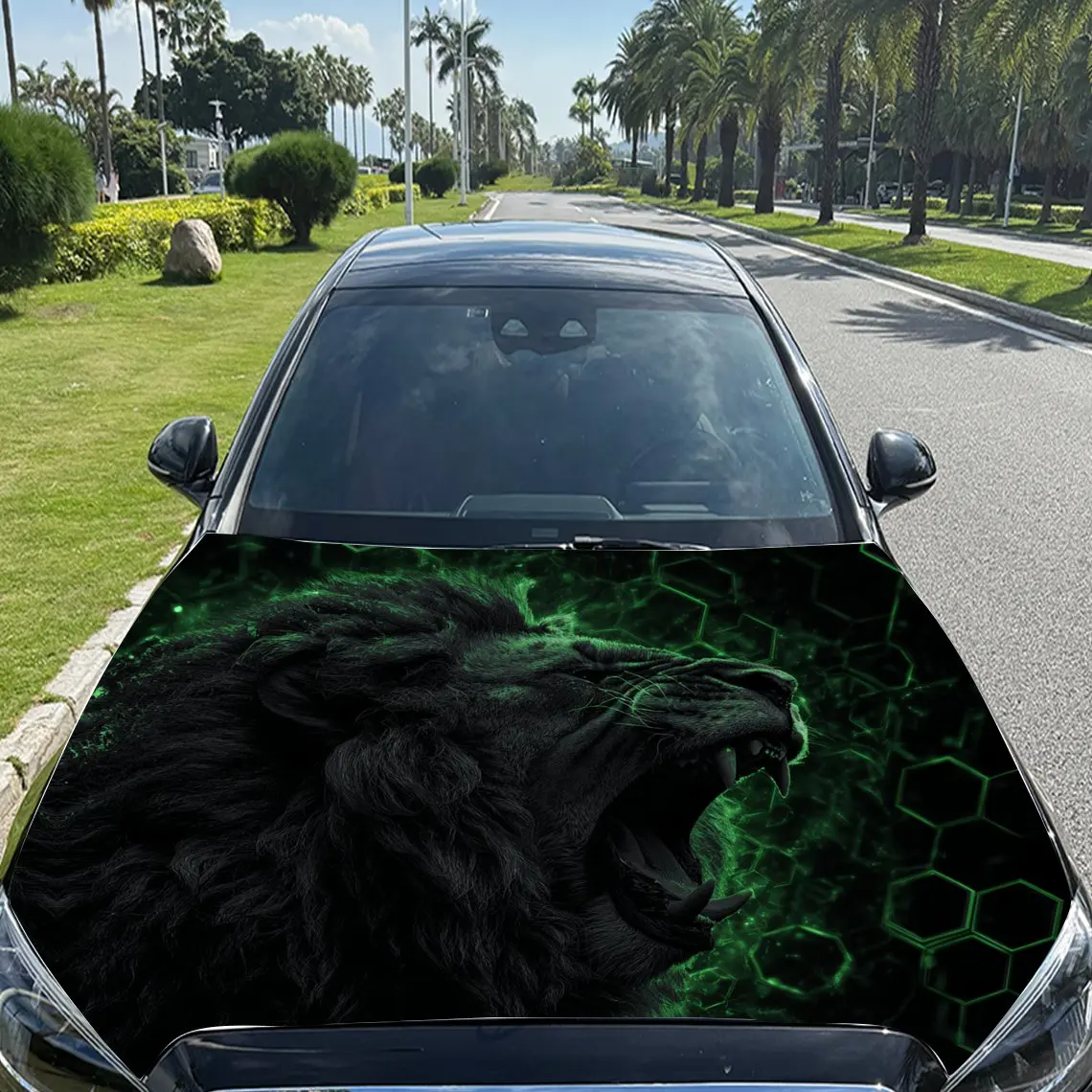 غلاف فينيل للسيارة باللون الأخضر - Shining Sci - Fi Lion Roaring، ملصق غطاء السيارة المقاوم للماء من مادة PVC، ذاتي اللصق ومقاوم للخدش